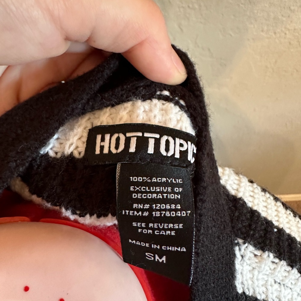 Hot Topic Black and White Striped Cardigan - Picture 2 of 4